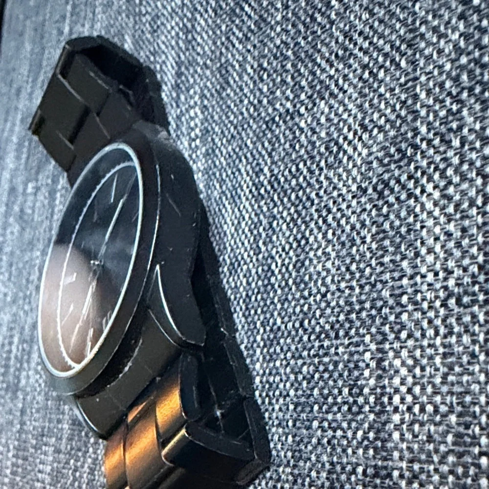 Sleek Black Men's Watch